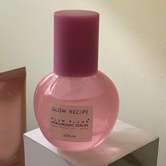 Glow Recipe Plum Plump Hyaluronic Serum 30ml - Picture 2 of 3